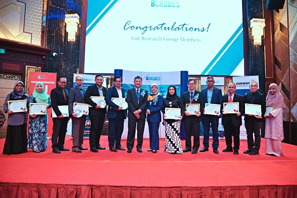 B-Crobes and Gut Research Group UKM team photo at Sunway Resort Hotel